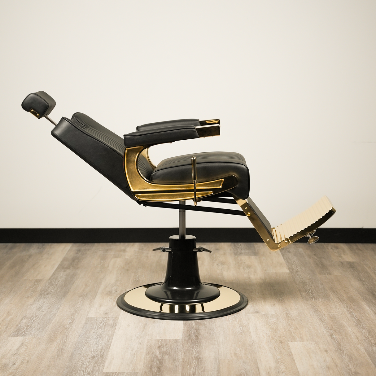 Amiri Barber Chair