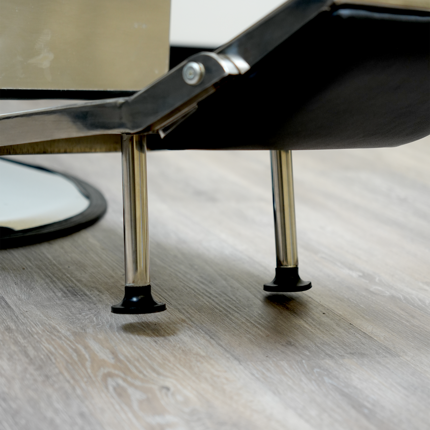 Bursa 2.0 Barber Chair - Premium Black