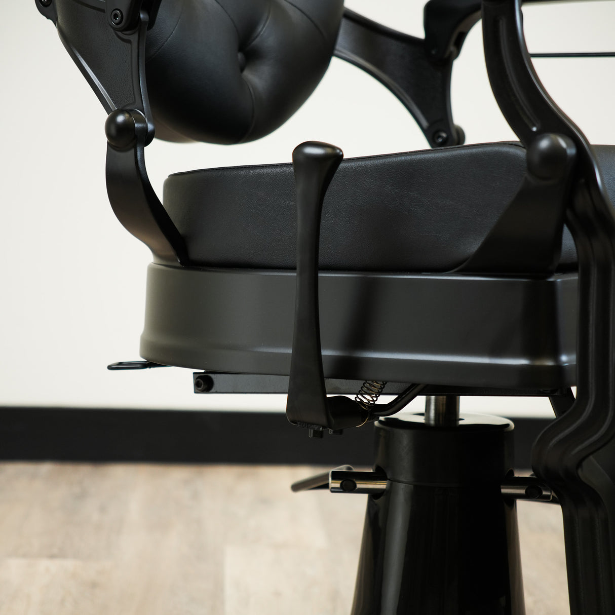 Sultan Barber Chair - Black