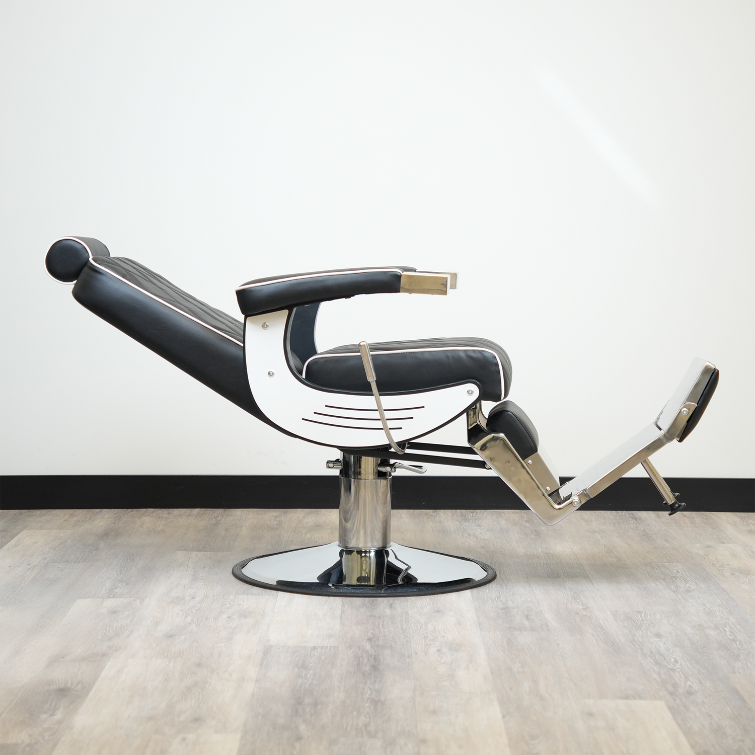 Bursa 2.0 Barber Chair - Premium Black