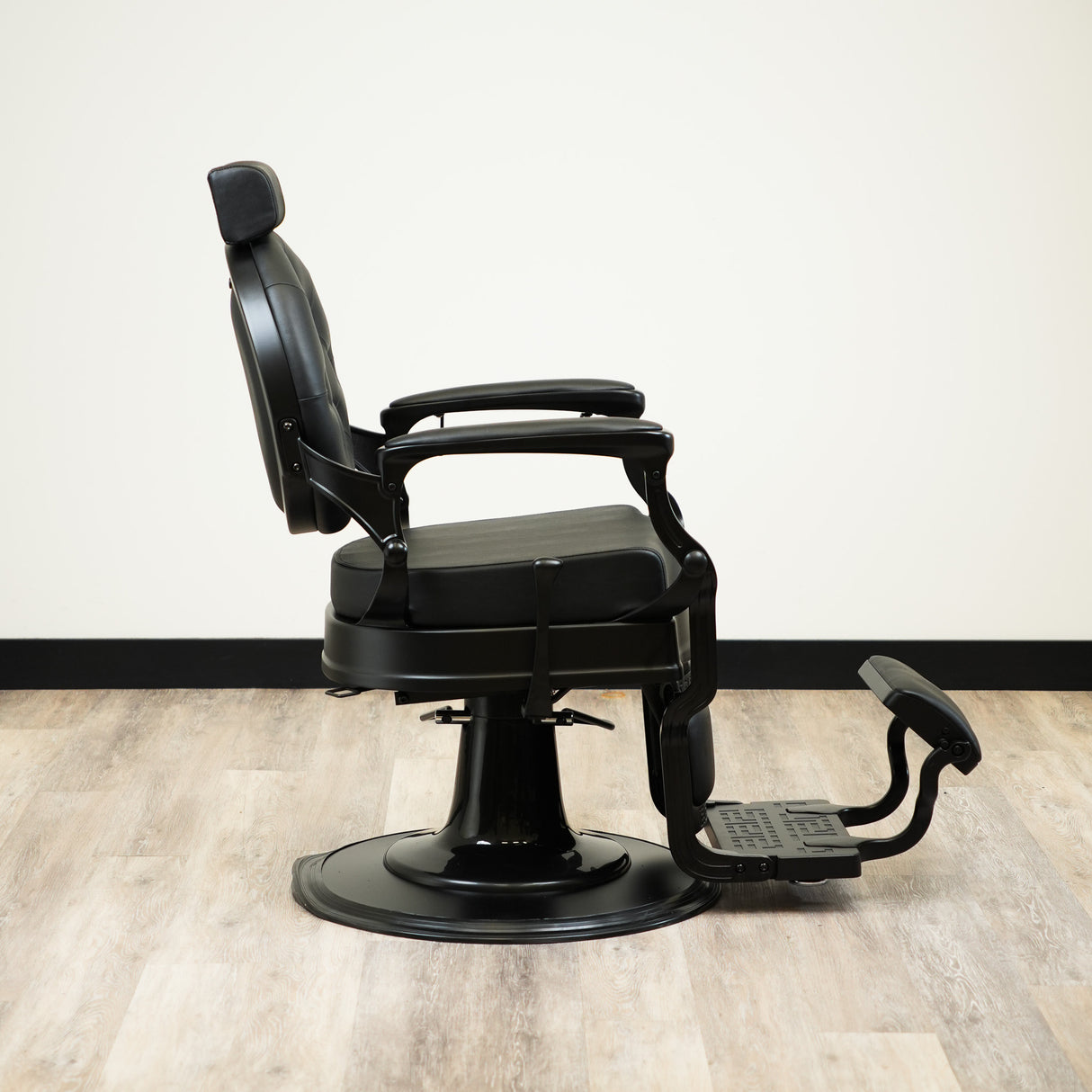 Sultan Barber Chair - Black
