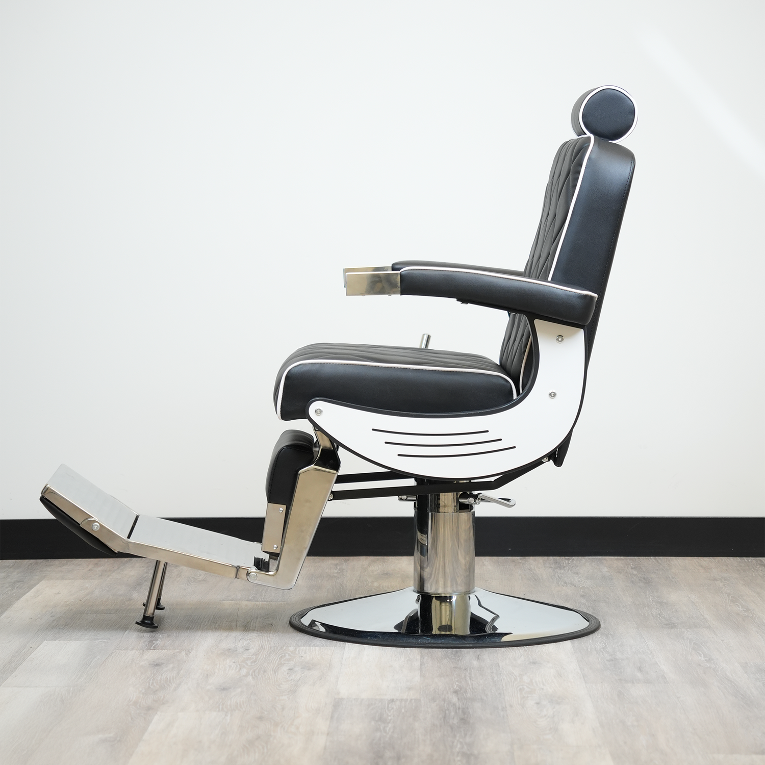 Bursa 2.0 Barber Chair - Premium Black