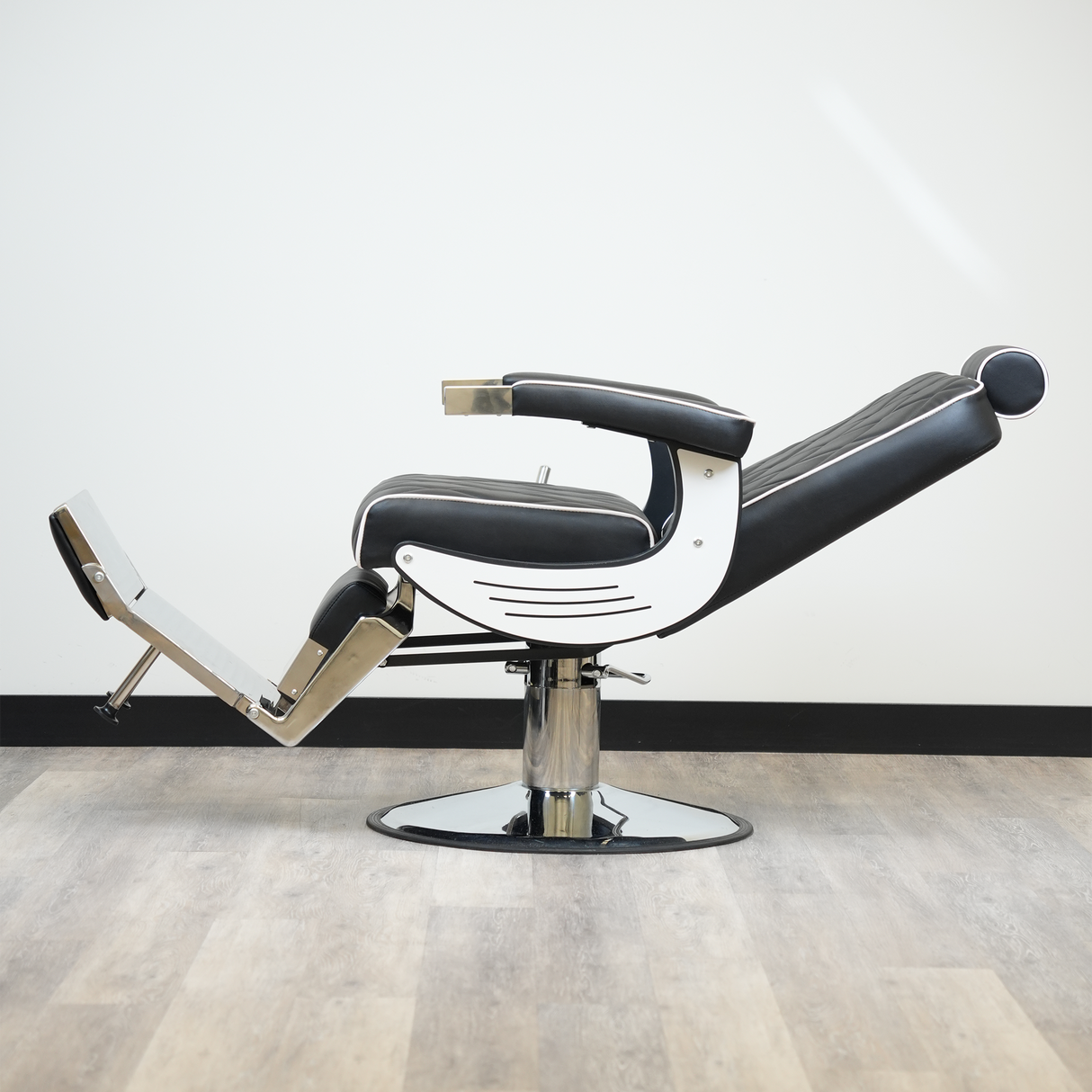 Bursa 2.0 Barber Chair - Premium Black