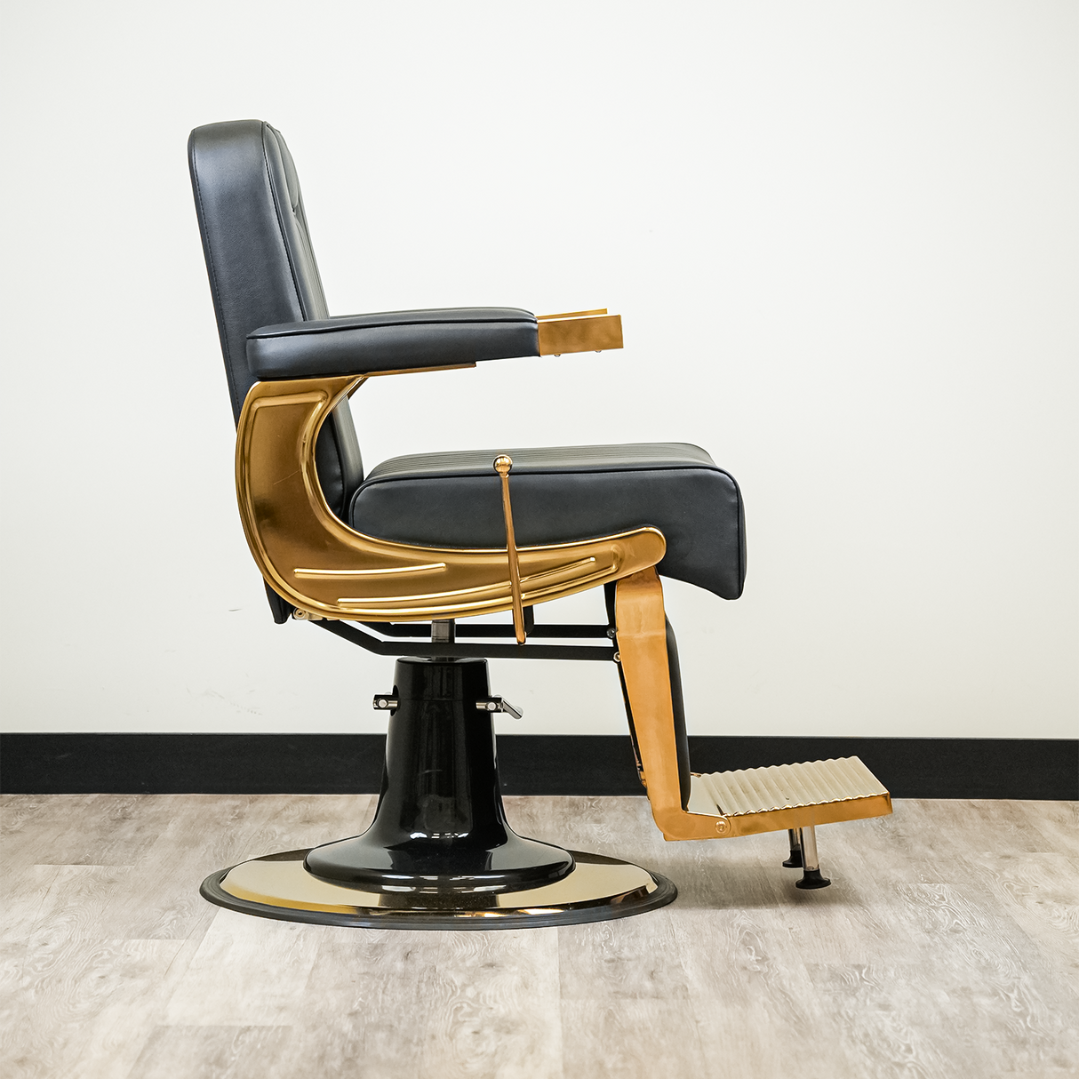 Vanguard Barber Chair - Gold CS