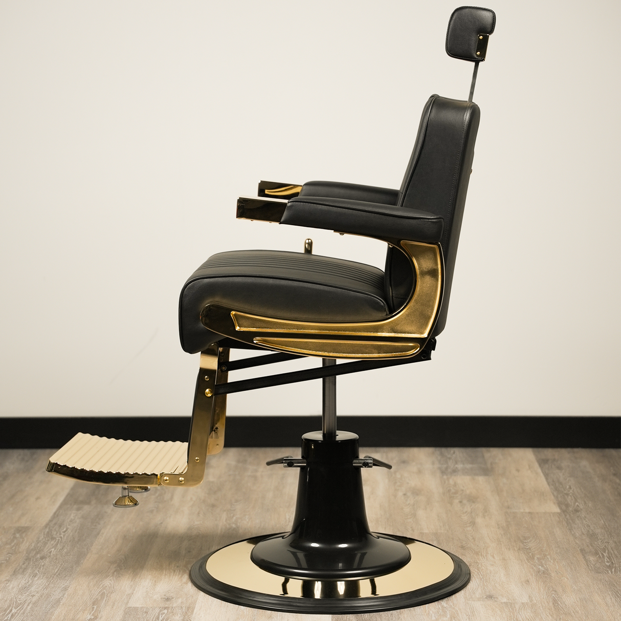 Amiri Barber Chair