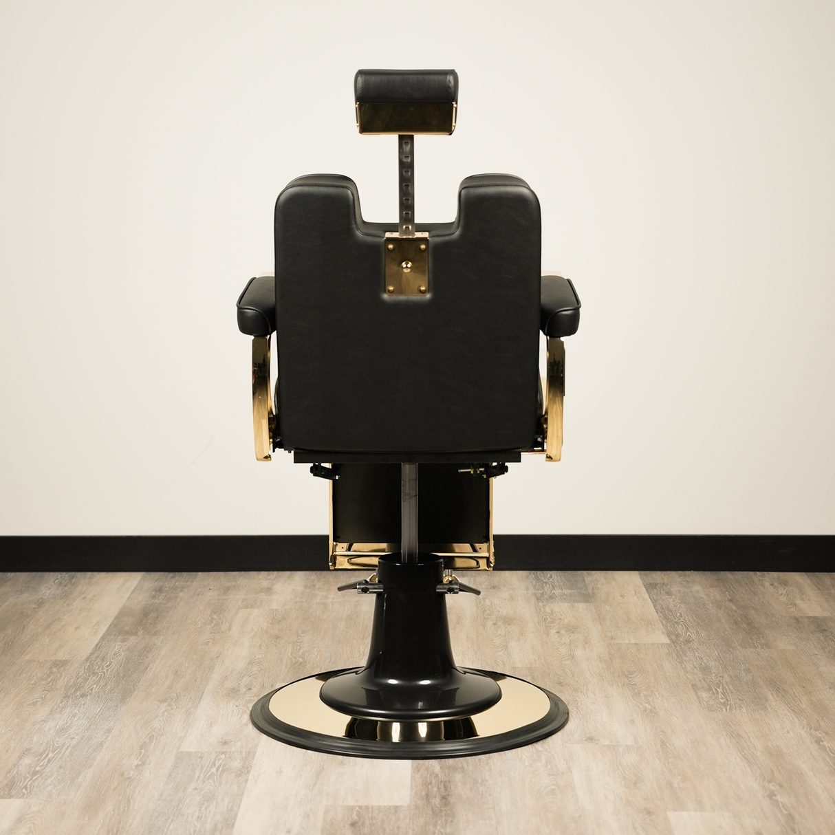 Amiri Barber Chair