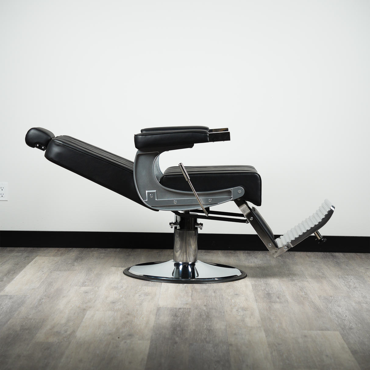 Tangier Titan Barber Chair