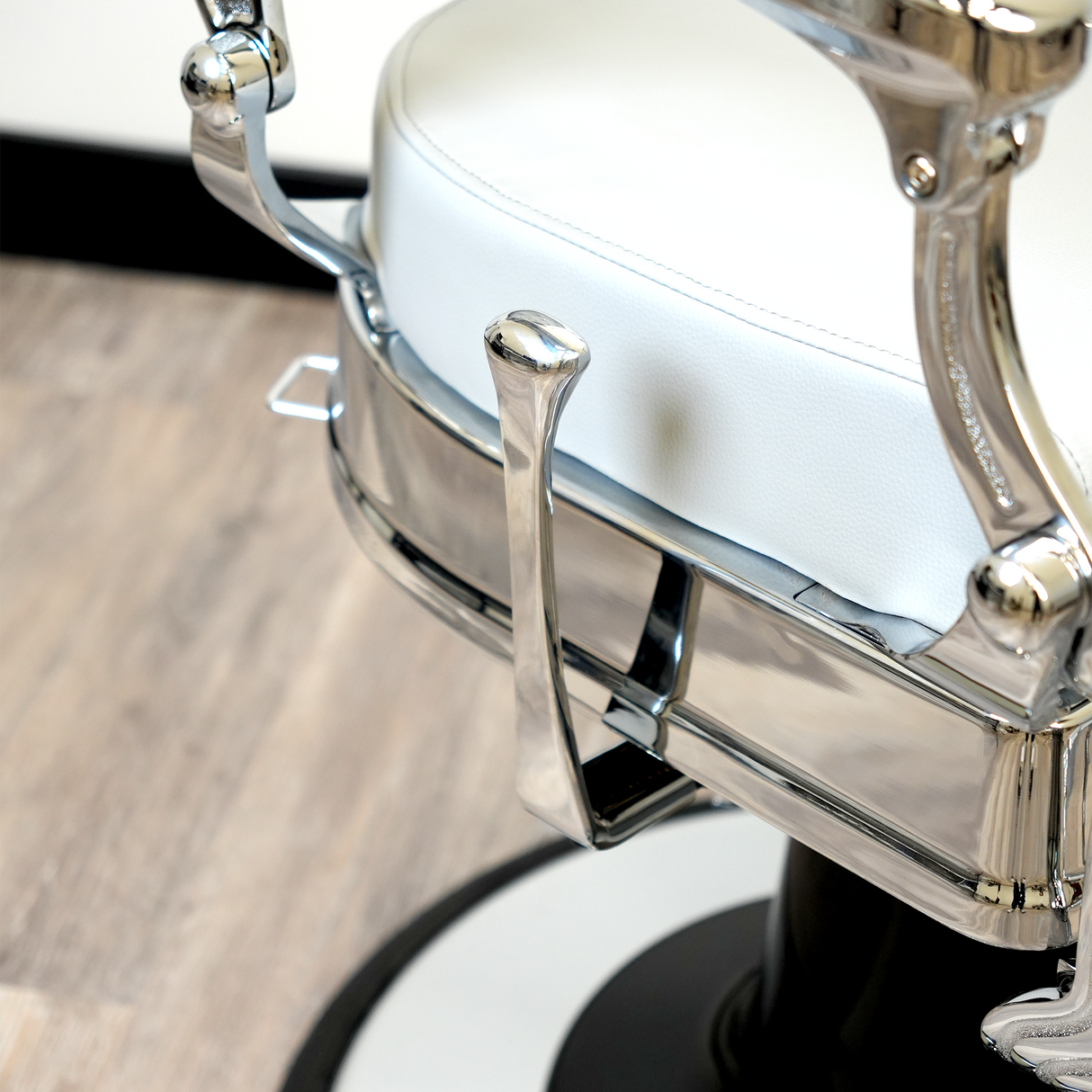 Santana Silver Barber Chair