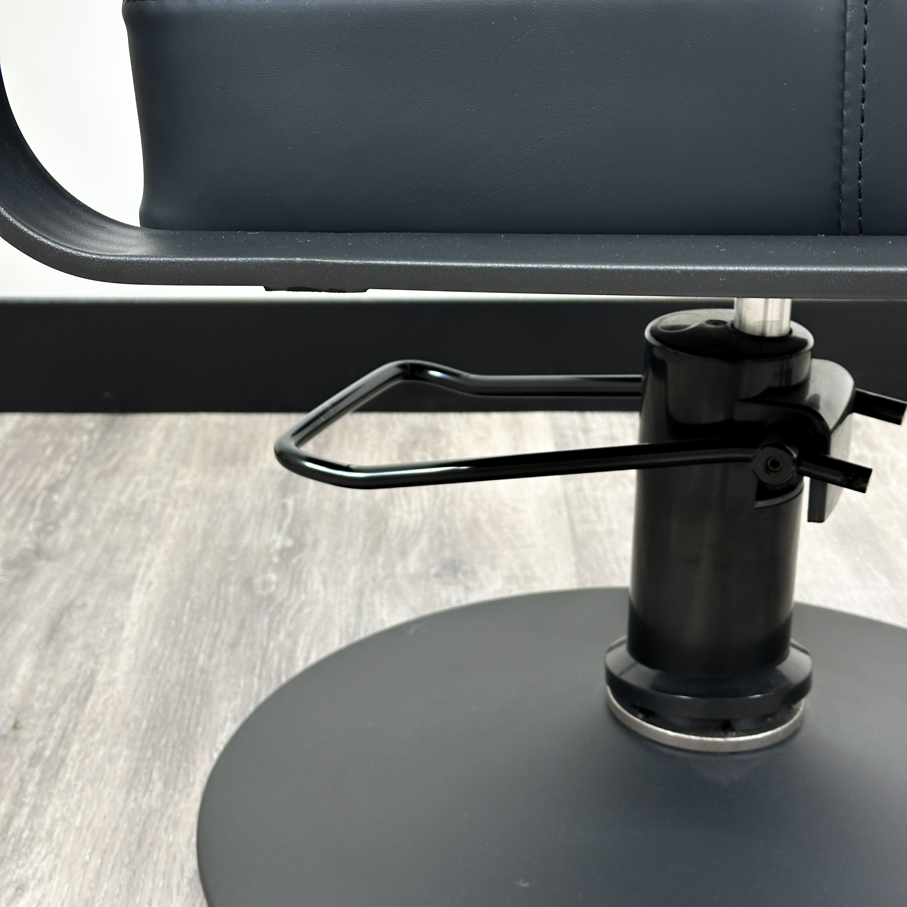 Stockholm Salon Chair – Empire Barber Supply