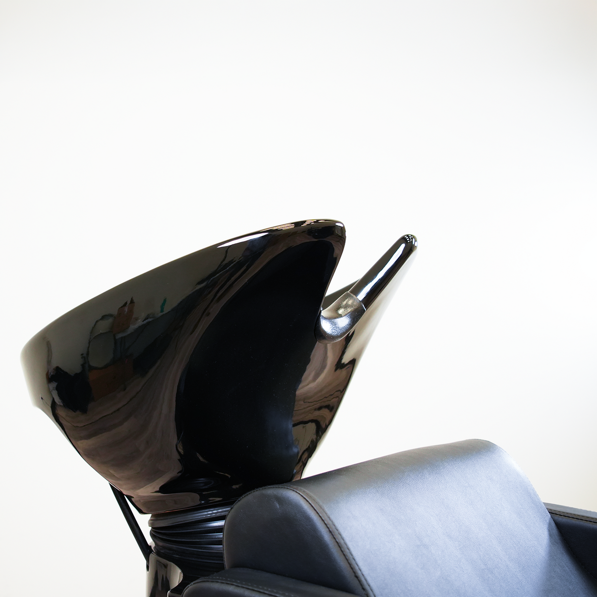 Stratos Shampoo Backwash Unit