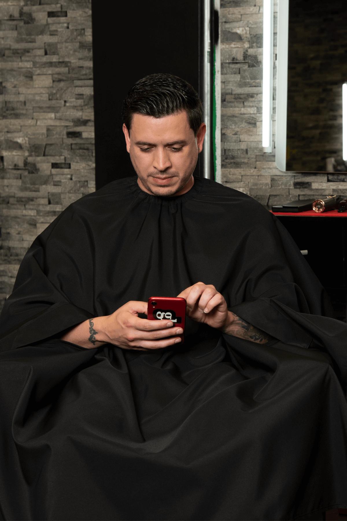 Barber Strong Hand Free Cape